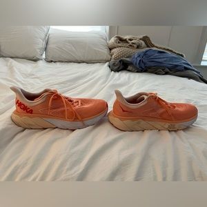 Hoka running sneakers - Arahi 5